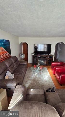 653 KERPER ST, Philadelphia, PA 19111
