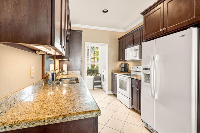 7000 Seawall Boulevard 611, Galveston, TX 77551