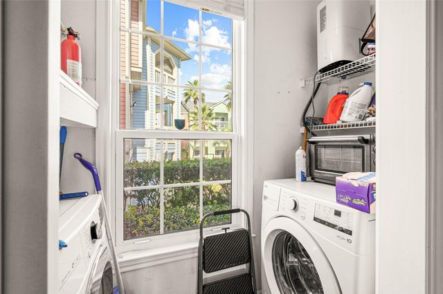 7000 Seawall Boulevard 611, Galveston, TX 77551