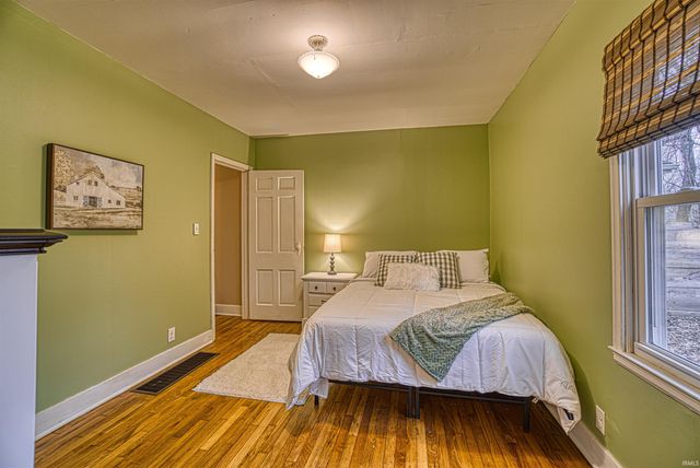 1 Yorkshire Drive, Newburgh, IN 47630