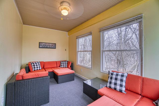 1 Yorkshire Drive, Newburgh, IN 47630