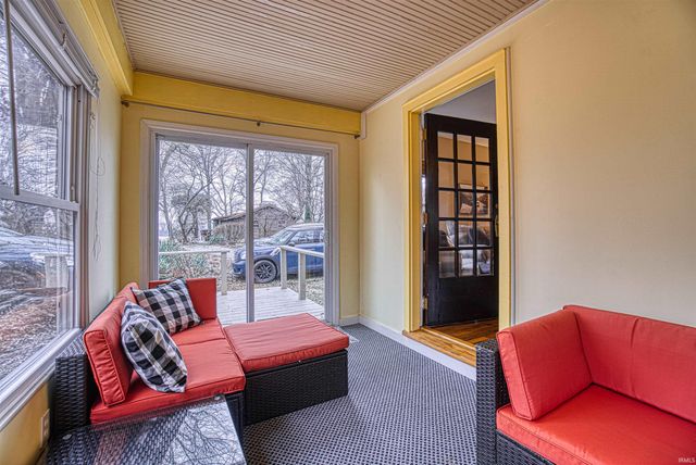 1 Yorkshire Drive, Newburgh, IN 47630