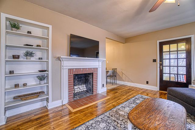 1 Yorkshire Drive, Newburgh, IN 47630