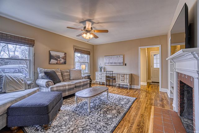 1 Yorkshire Drive, Newburgh, IN 47630