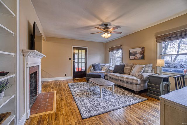 1 Yorkshire Drive, Newburgh, IN 47630