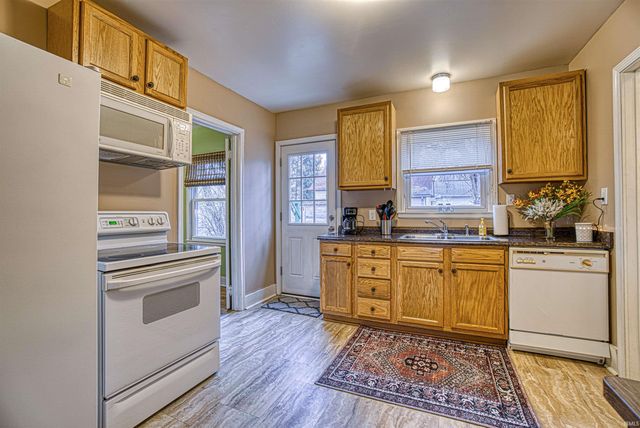 1 Yorkshire Drive, Newburgh, IN 47630