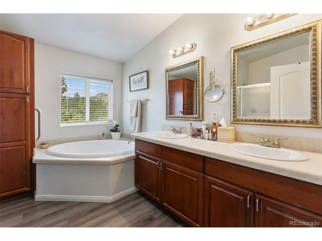 1058 Hackamore Dr, Florissant, CO 80816