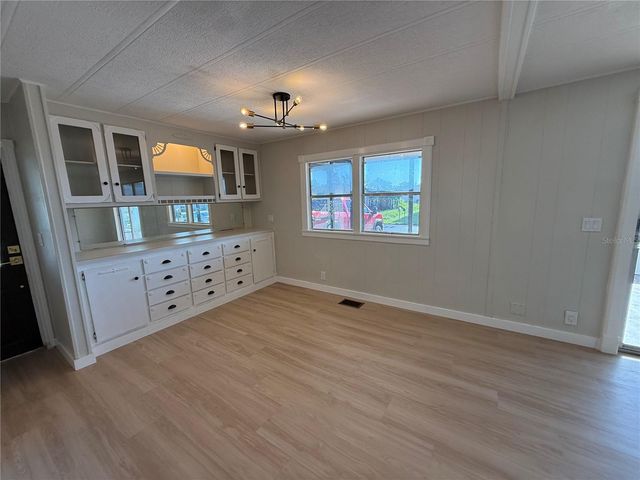 6710 36TH AVENUE E 32, Palmetto, FL 34221