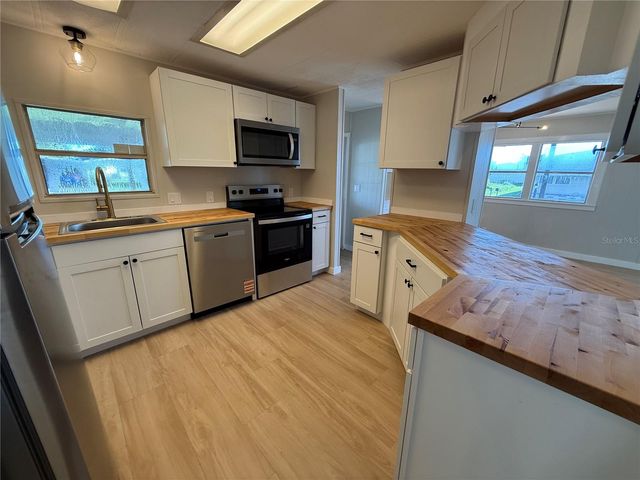 6710 36TH AVENUE E 32, Palmetto, FL 34221
