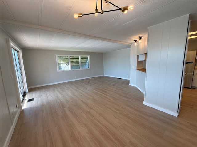 6710 36TH AVENUE E 32, Palmetto, FL 34221