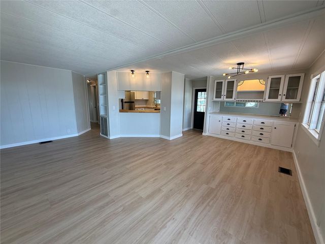 6710 36TH AVENUE E 32, Palmetto, FL 34221