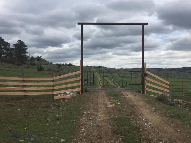 255 Smith Creek Road, Forsyth, MT 59327