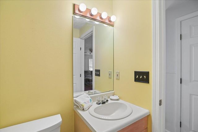 68 Emerald Street, Manchester, NH 03103