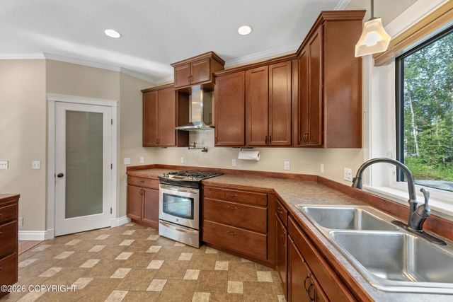 5920 E Summit Circle, Wasilla, AK 99654