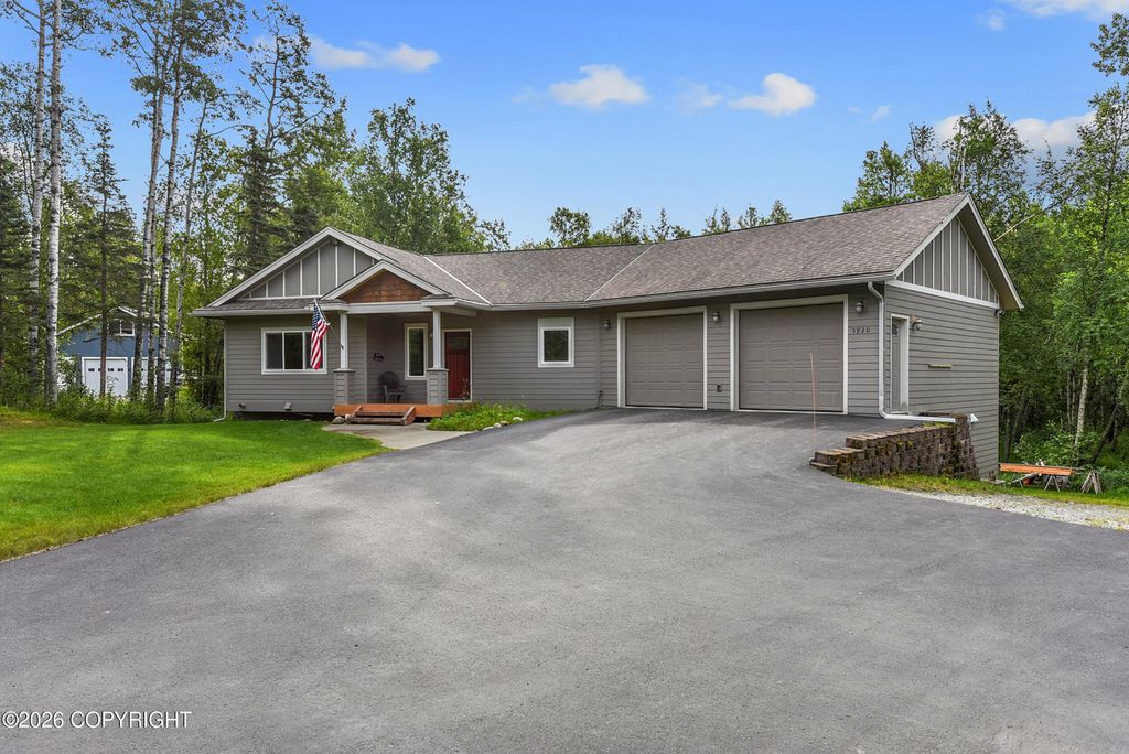 5920 E Summit Circle, Wasilla, AK 99654