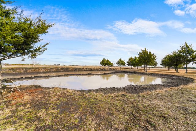710 E Reindeer Road, Lancaster, TX 75146