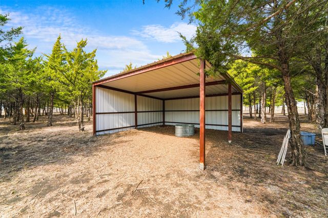710 E Reindeer Road, Lancaster, TX 75146
