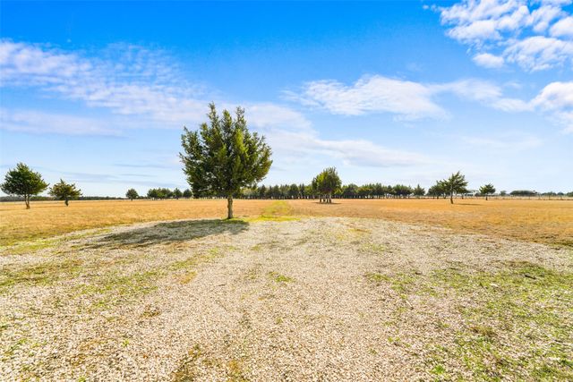 710 E Reindeer Road, Lancaster, TX 75146