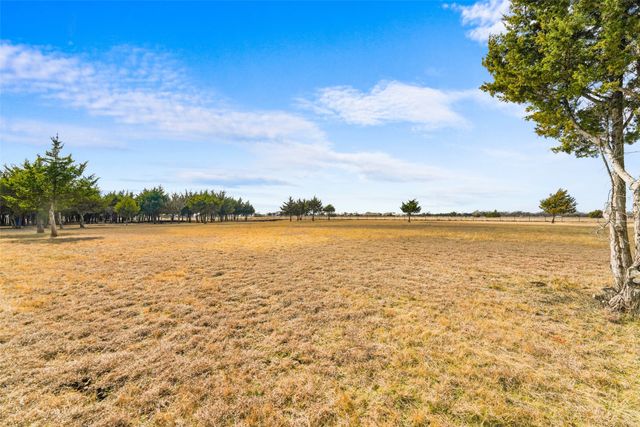 710 E Reindeer Road, Lancaster, TX 75146