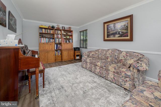 4 STRATFORD LA, Mount Laurel, NJ 08054
