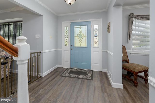 4 STRATFORD LA, Mount Laurel, NJ 08054