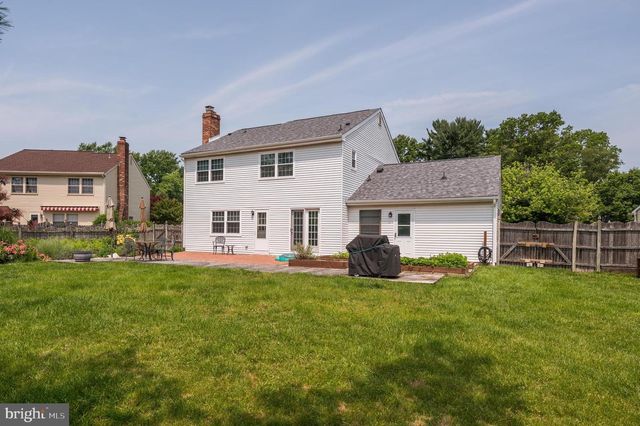 4 STRATFORD LA, Mount Laurel, NJ 08054