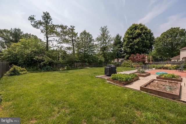 4 STRATFORD LA, Mount Laurel, NJ 08054