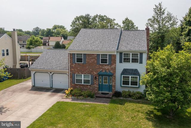 4 STRATFORD LA, Mount Laurel, NJ 08054