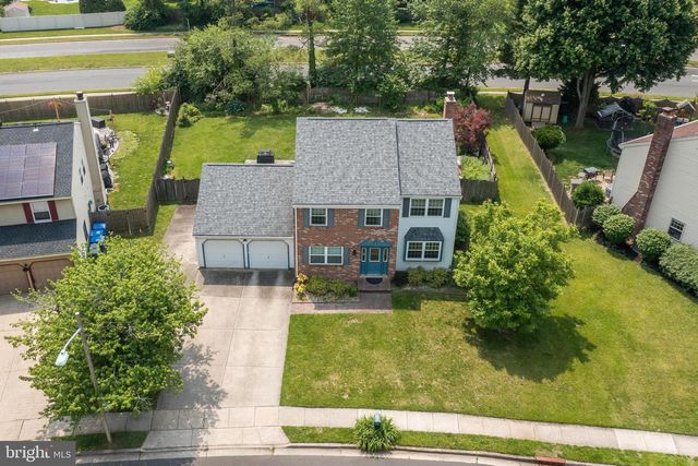 4 STRATFORD LA, Mount Laurel, NJ 08054