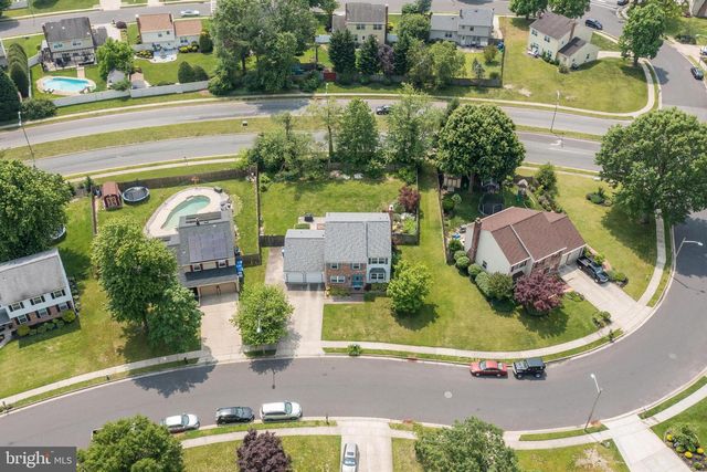 4 STRATFORD LA, Mount Laurel, NJ 08054