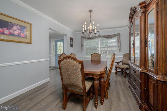 4 STRATFORD LA, Mount Laurel, NJ 08054