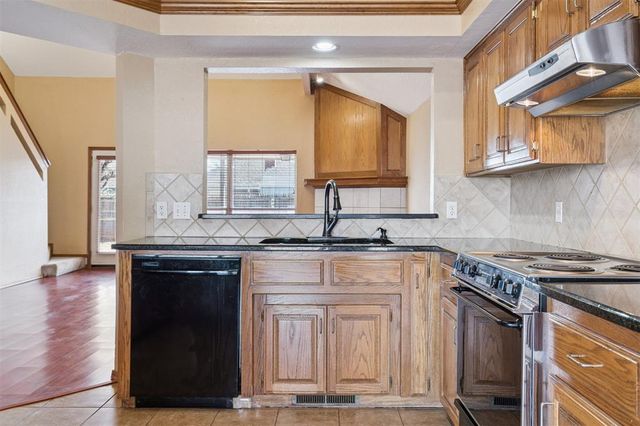 600 Fox Hunt Lane, Edmond, OK 73003