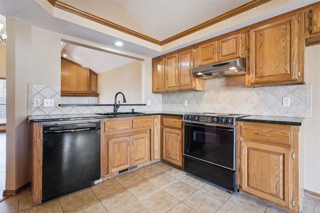 600 Fox Hunt Lane, Edmond, OK 73003