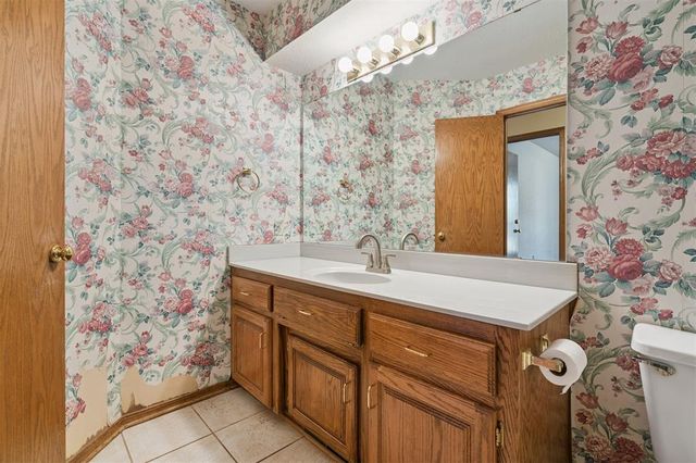 600 Fox Hunt Lane, Edmond, OK 73003