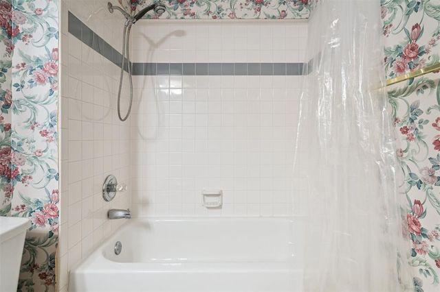 600 Fox Hunt Lane, Edmond, OK 73003