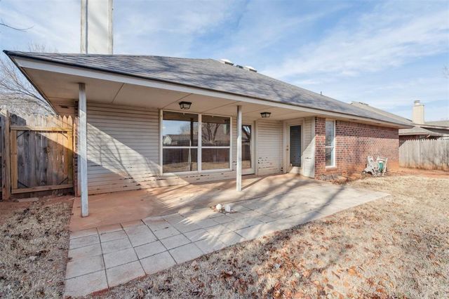 600 Fox Hunt Lane, Edmond, OK 73003