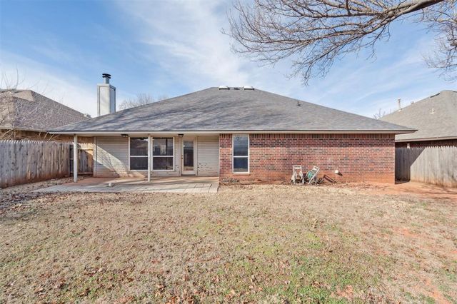 600 Fox Hunt Lane, Edmond, OK 73003