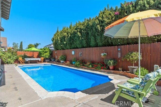 11608 Onyx, Cypress, CA 90630