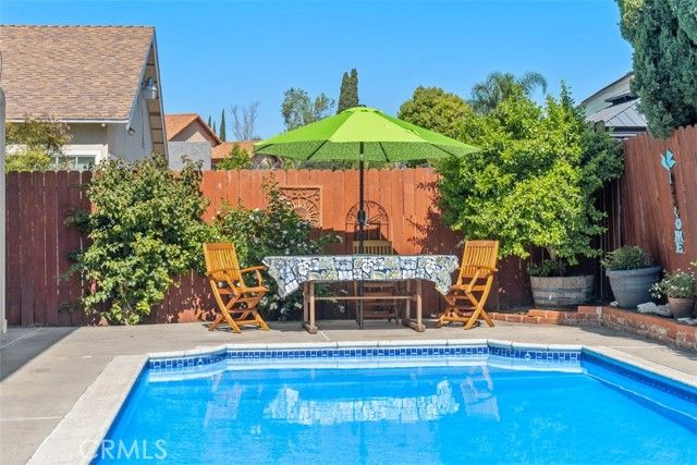 11608 Onyx, Cypress, CA 90630