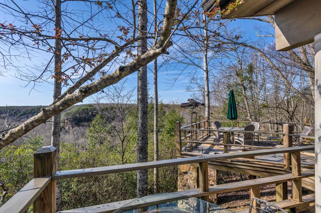 232 Hollingsworth Cove Rd, Monteagle, TN 37356