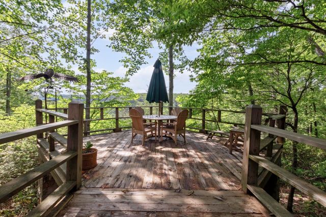 232 Hollingsworth Cove Rd, Monteagle, TN 37356