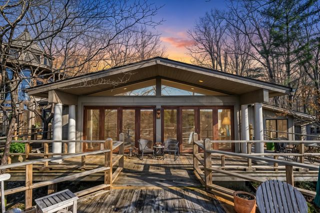 232 Hollingsworth Cove Rd, Monteagle, TN 37356