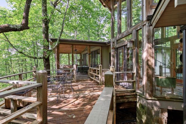 232 Hollingsworth Cove Rd, Monteagle, TN 37356