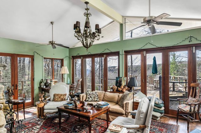 232 Hollingsworth Cove Rd, Monteagle, TN 37356