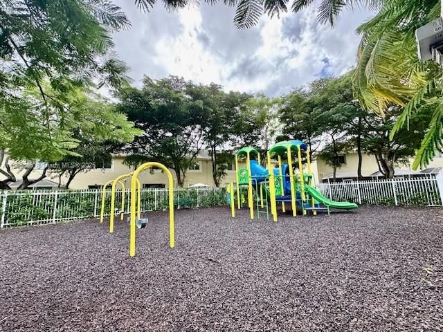 2567 Cordoba Bnd, Weston, FL 33327