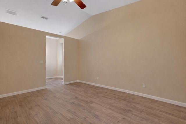 1060 Yolanda Dr, Yuba City, CA 95993