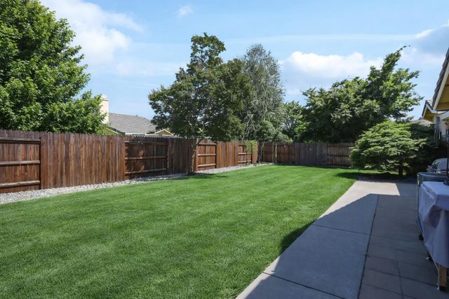 1060 Yolanda Dr, Yuba City, CA 95993