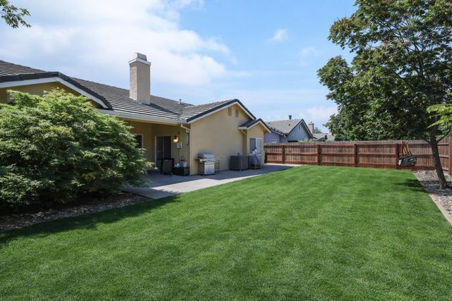 1060 Yolanda Dr, Yuba City, CA 95993