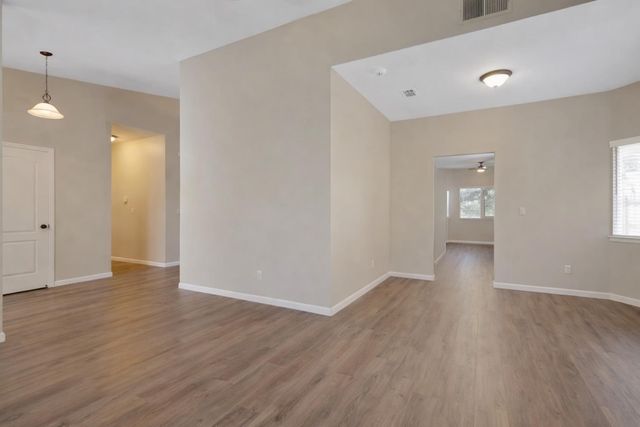 1060 Yolanda Dr, Yuba City, CA 95993