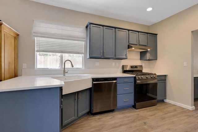 1060 Yolanda Dr, Yuba City, CA 95993